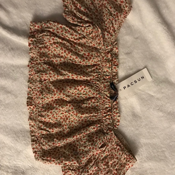 Brandy Melville Crop Top - Picture 2 of 3